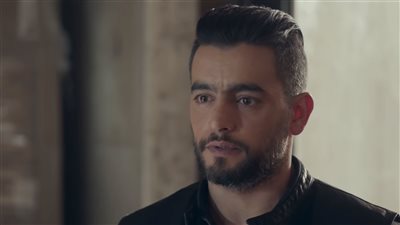 هاني سلامة في الحي الشعبي بمدينة الإنتاج من أجل “قمر هادي”