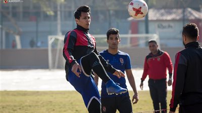 طبيب الأهلي يطمئن على عمرو جمال