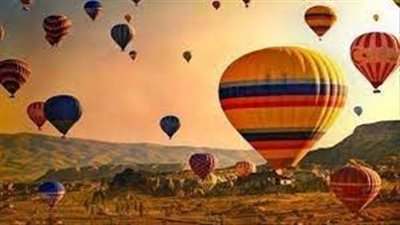 400 سائح أجنبي يرتادون البالون الطائر بالأقصر اليوم