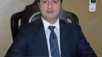 إنسانية ضابط.. رئيس مباحث يشتري أنبوبة لمسنة فقيرة انهارت بعد سرقتها من أمام منزلها