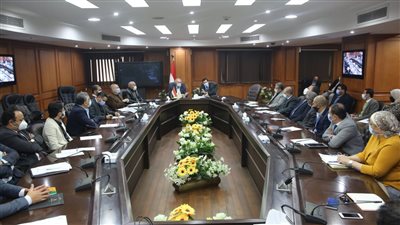 وزير الرياضة يبحث آخر الاستعدادات الطبية لمونديال اليد