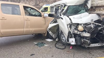 إصابة سائحين بلجيكيين ومترجم في تصادم سيارتين بقنا