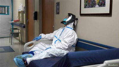 العاملون في الرعاية الصحية ببريطانيا على وشك الانهيار  بسبب زيادة الإصابات  بكورونا