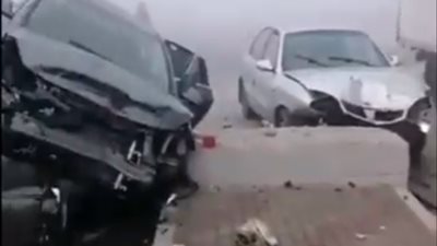 شبورة تتسبب في تصادم 12 سيارة بطريق الإسماعيلية (فيديو)