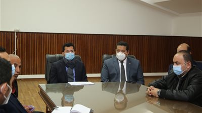 وزير الشباب والرياضة يتابع سير عمل غرفة عمليات بطولة كأس العالم لكرة اليد 