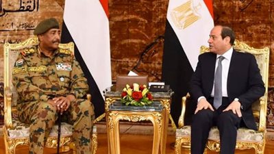 السيسي يؤكد استمرار التشاور المكثف والتنسيق المتبادل بين مصر والسودان في اتصال هاتفي مع 