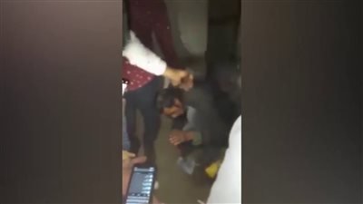 الأهالي يلقون القبض على المتهم بقتل 