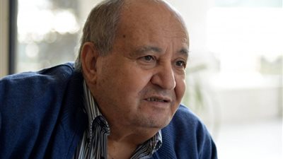 وحيد حامد.. فارس السيناريو الجريء (فيديو)