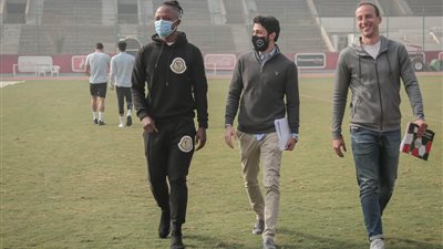 والتر بواليا يظهر في 