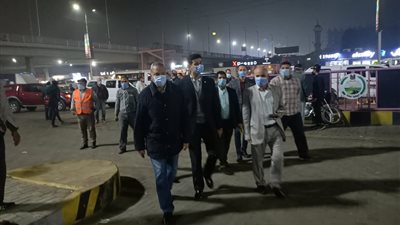 محافظ القليوبية يتابع التزام مواطني شبرا الخيمة بالإجراءات الاحترازية.. وتحرير 580 محضر عدم ارتداء الكمامة