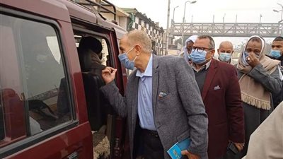 تحرير محاضر لـ350 مواطنًا خالفوا تعليمات ارتداء الكمامة وفض فرح بإحدى القرى بالمنيا 