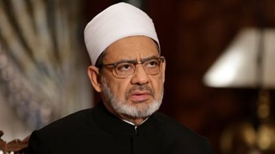 الإمام الأكبر يطمئن هاتفيا على صحة عمرو موسى بعد إصابته بكورونا