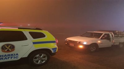 الشرطة تصطحب سيارات نقل الأكسجين للمستشفيات من الشرقية إلى القاهرة بعد تعثرها بسبب الشبورة