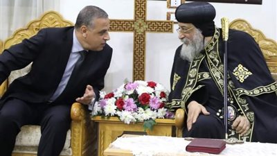 محافظ سوهاج يهنئ البابا  