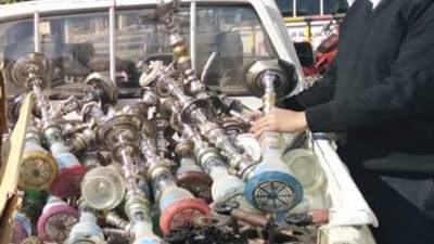 مصادرة 60 شيشة بمقاهي الأقصر خلال حملة مكبرة لشرطة المرافق (صور)