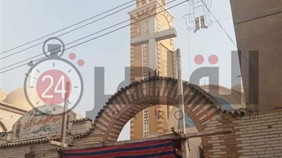 على أنغام الربابة.. أقباط نزلة عبيد بالمنيا يحتفلون بعيد الميلاد في الشوارع (صور وفيديو)