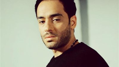 رامي جمال يعلن وفاة شقيقة زوجته متأثرة بفيروس كورونا (تغريدة)