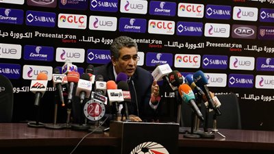 لجنة خاصة للتحقيق في تعديل عقد الملابس الرياضية