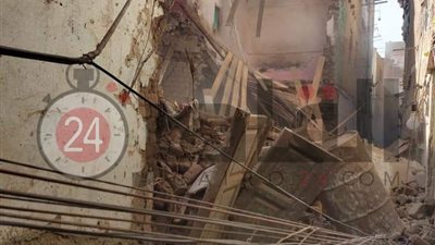 انهيار منزلين بجوار مدرسة جلال الدين بحي غرب بأسيوط (صور)