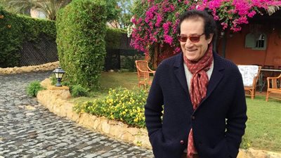 فاروق حسني يحتفل بعيد ميلاده في الساحل الشمالي (صورة)