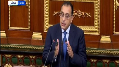 رئيس الوزارء يتفقد الوحدات السكنية بديلة العشوائيات في مدينة السلام