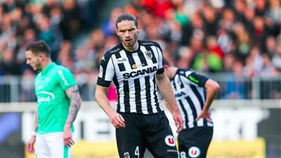 الأهلي السعودي يقترب من تعزيز دفاعه بلاعب أنجيه الفرنسي