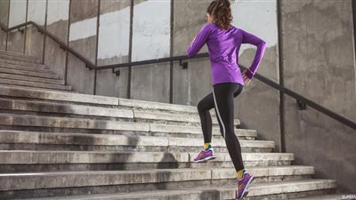 تسلق الدرج يساعد على إذابة دهون البطن (دراسة)