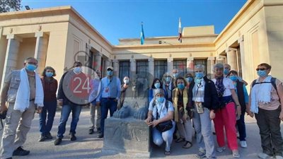 بالإجراءات الاحترازية.. متحف آثار الإسماعيلية يستقبل زوارًا فرنسيين (صور)