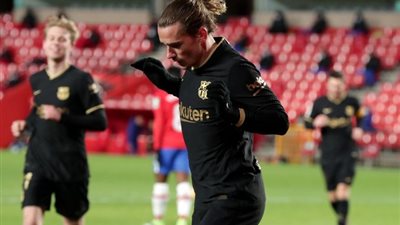 جريزمان الأعلى تقييمًا بين لاعبي برشلونة عقب الفوز على غرناطة في الدوري الإسباني