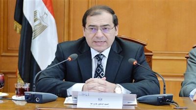 وزير البترول: إحلال 70 ألف سيارة للعمل بالغاز الطبيعي هذا العام