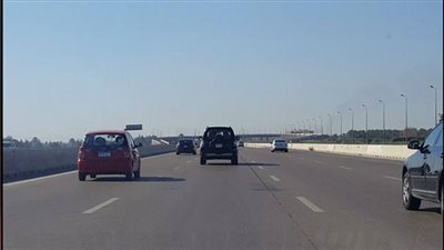 المرور يعيد فتح 5 طرق رئيسية بعد زوال الشبورة المائية