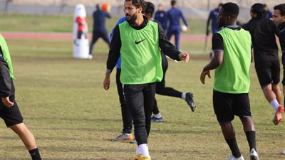 المصري يخوض مرانه الأساسي استعدادًا لمواجهة الزمالك في الدوري
