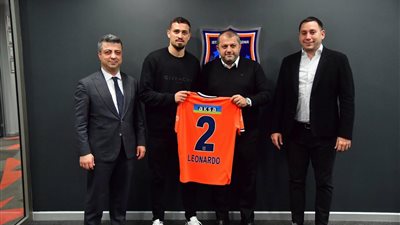 ميلان يعلن انتقال مدافعه إلى باشاك شهير التركي