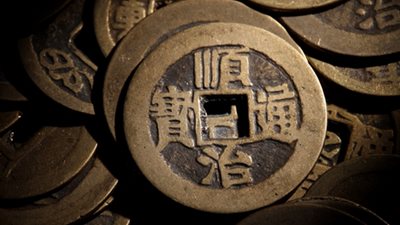 اكتشاف أكثر من 10 آلاف قطعة نقدية صينية يعود عصرها إلى 8 قرون مضت