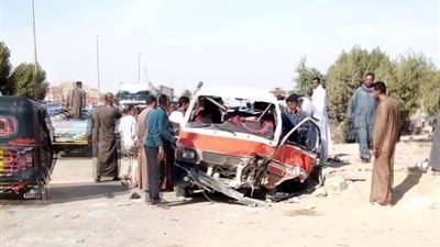 إصابات وأنباء عن وفيات في تصادم سيارتين بطريق الشيخ علي بأسوان