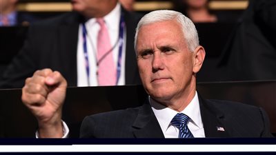  مايك بنس: استخدام التعديل 25 للدستور من شأنه أن يشكل سابقة رهيبة