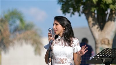 هل ستطرح مي كمال ألبوما باغأني والدتها عفاف راضي؟  