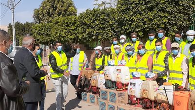 رش وتعقيم المؤسسات الحكومية بغرب الأقصر لمواجهة فيروس كورونا (صور)