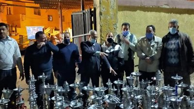 لمخالفة الإجراءات الوقائية.. مصادرة 70 شيشة في حملة على مقاهي كوم حمادة (صور)