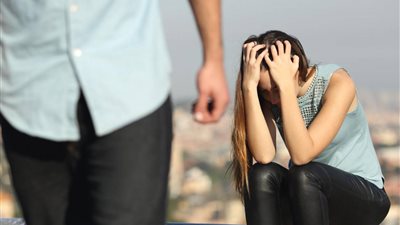 العشق الممنوع في حياة بنت الأكابر وأحد ضحايا قمصان يروي تفاصيل تعرضه للنصب والاعتداء على مسن ومصرع منتج.. 