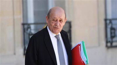 وزير الخارجية الفرنسي: إيران تعمل على بناء قدرات نووية