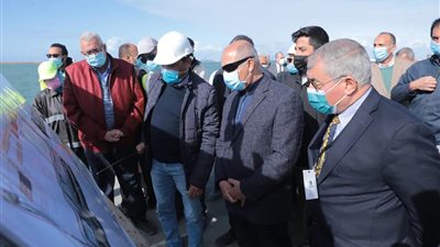 وزير النقل يتابع معدلات تنفيذ عدد من المشروعات الخدمية بميناء الإسكندرية