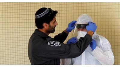 على الرغم من إصابة 13 بشلل.. إسرائيل تصر على إعطاء الجرعة الثانية من 