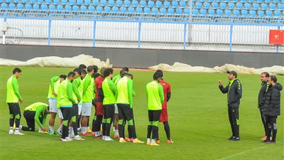 استعدادًا لمواجهة طلائع الجيش.. محاضرة ومران خططي في ختام تدريبات سيراميكا كليوباترا