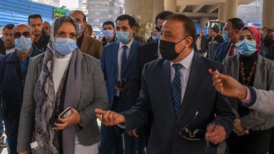 بعد إزالة الاشغالات.. محافظة الإسكندرية تبحث إقامة باكيات أسفل كوبري الساعة (فيديو)