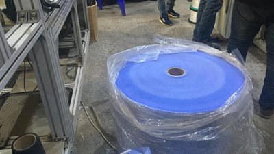 ضبط 5 مصانع غير مرخصة لتصنيع الكمامات وتنكات المياه بالقليوبية (صور)