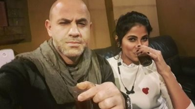 عزيز الشافعي يروج لعمل جديد مع روبي (صورة)