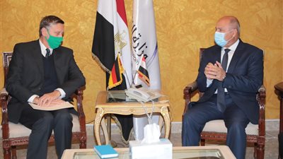 مباحاثات ثنائية بين كامل الوزير والسفير الألماني لدعم مجالات النقل بمصر