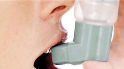 من بينها الغرغرة والتهوية.. نصائح لتخفيف أعراض الربو في فصل الشتاء