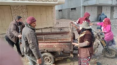 مصادرة كارو وتروسيكل لاستخدامهما في النبش ونقل القمامة برأس البر